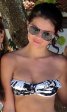 Размер груди Selena Gomez фотографии