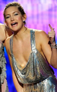 1. Грудь Кейт Хадсон