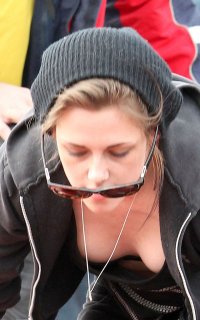 1. Грудь Кристен Стюарт