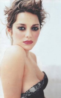 1. Грудь Марион Котийяр